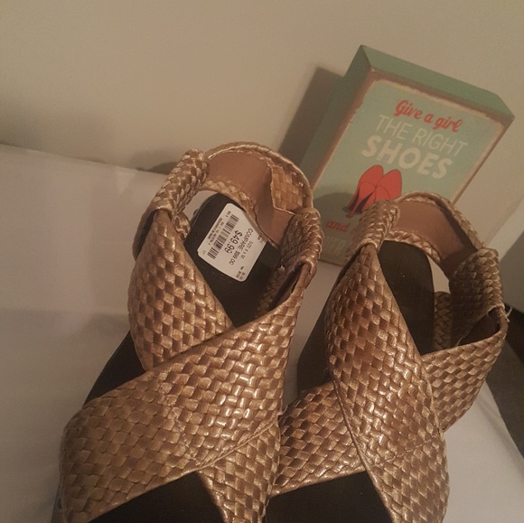 JOE'S Funky Platform Sandals - Picture 4 of 7